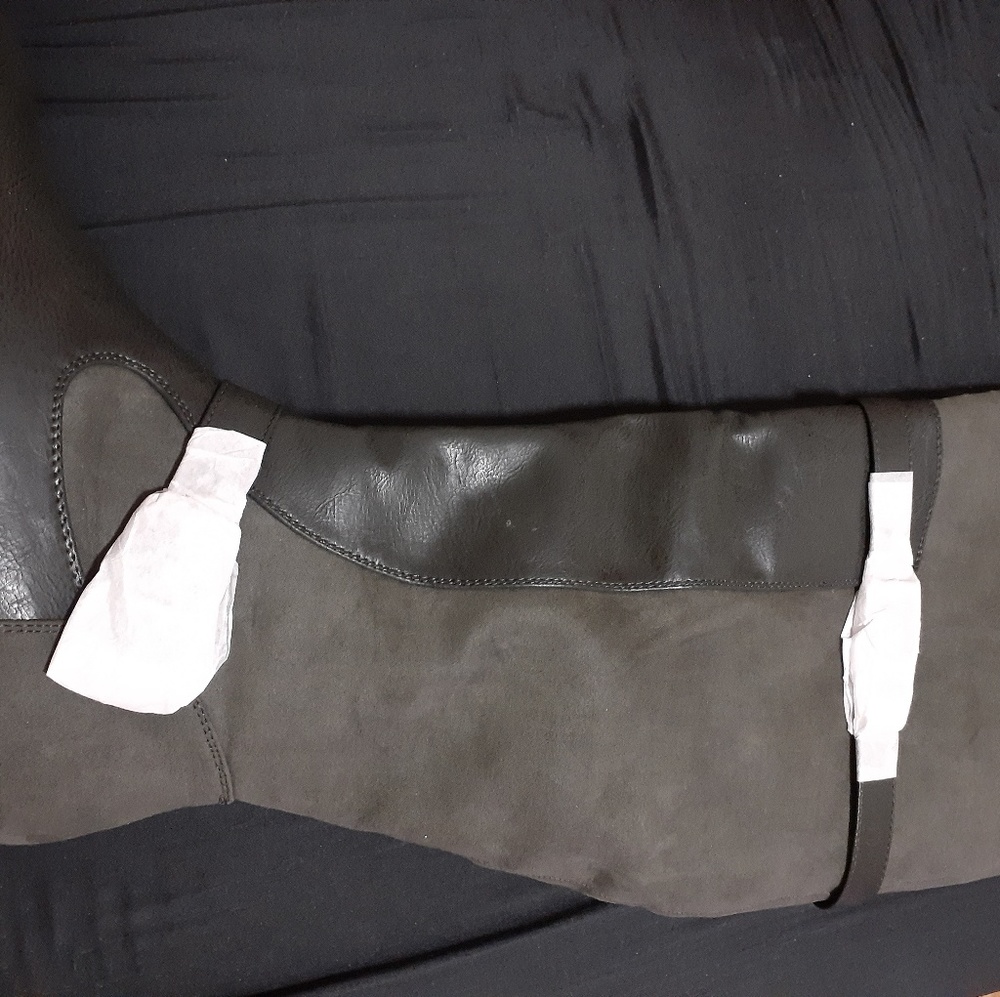 Brand new boots size 10